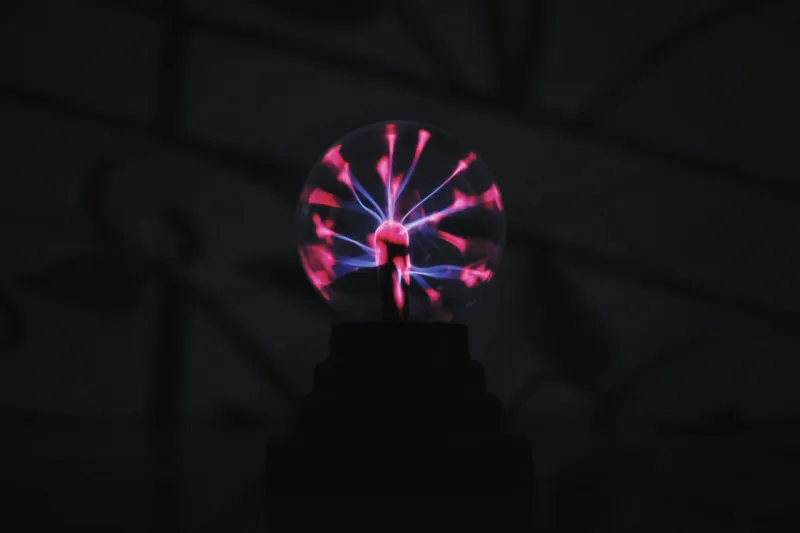 The Immigrant Genius Who Electrified the World but Died Forgotten in Room 3327